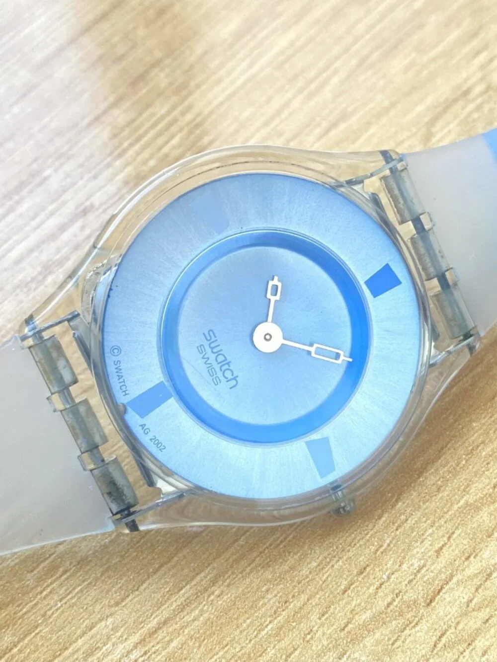 Swatch Jelly Skin Watch Vintage Ladies Swiss Made SFN105 Blue AG 2002 34mm